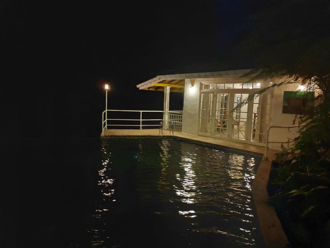 Royal River Resort Kitulgala Exterior foto